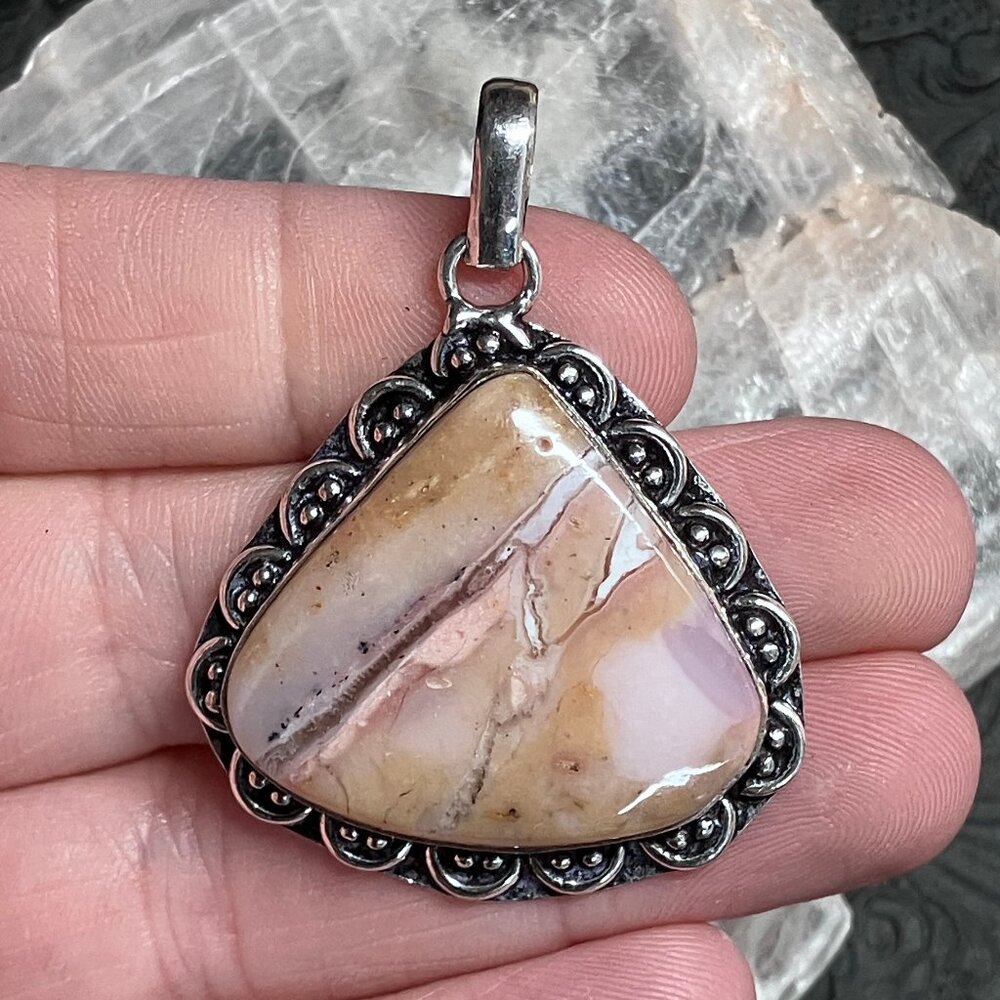 Triangular Peruvian Pink Opal Pendant Crystal Sto… - image 5